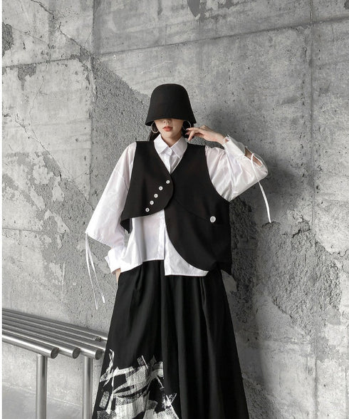 Angle Button Vest